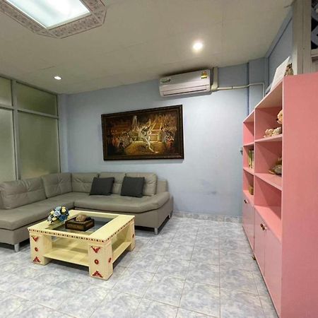 Oyo 75486 Anna Residence Jomtien Екстериор снимка