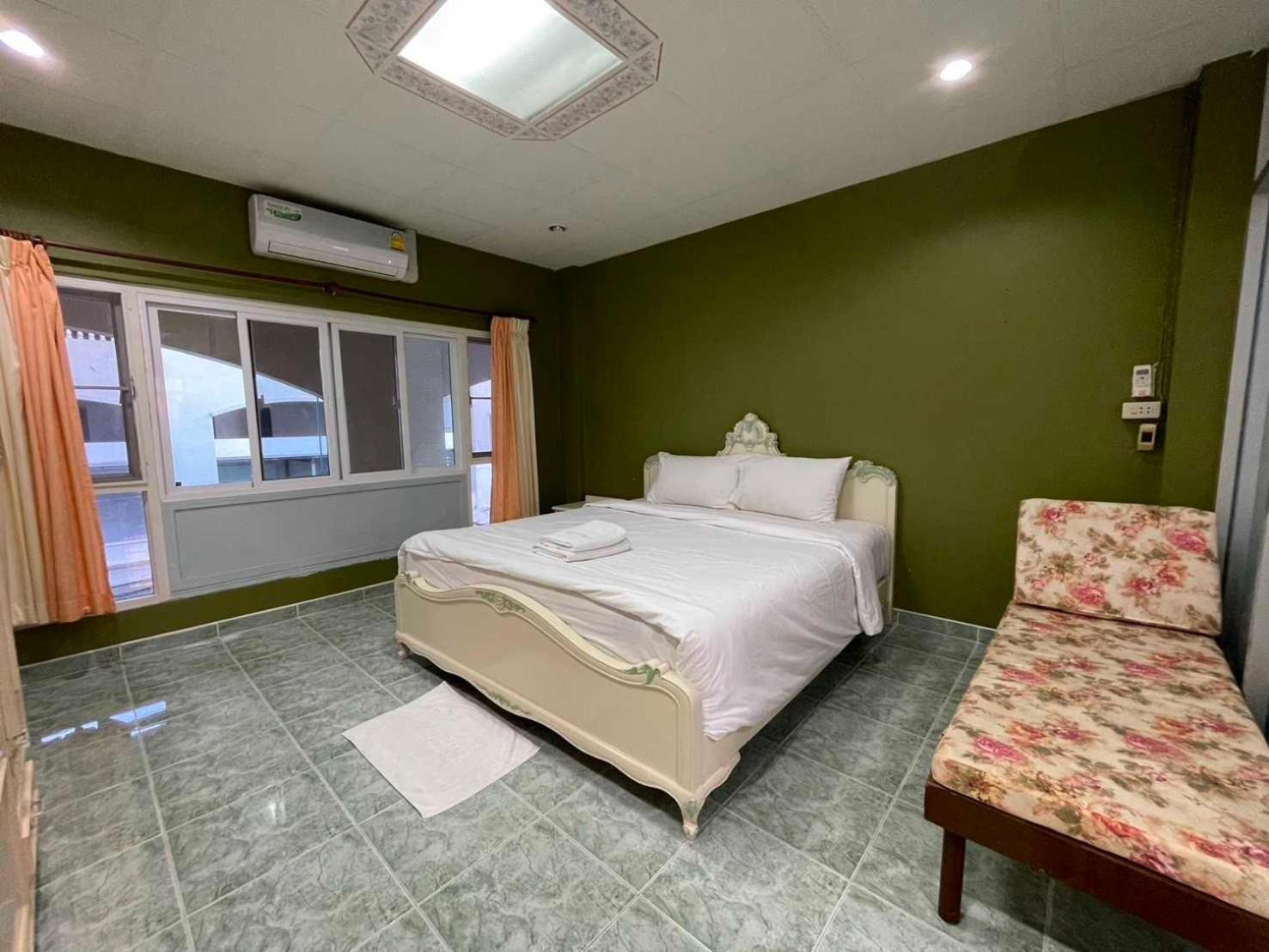 Oyo 75486 Anna Residence Jomtien Екстериор снимка