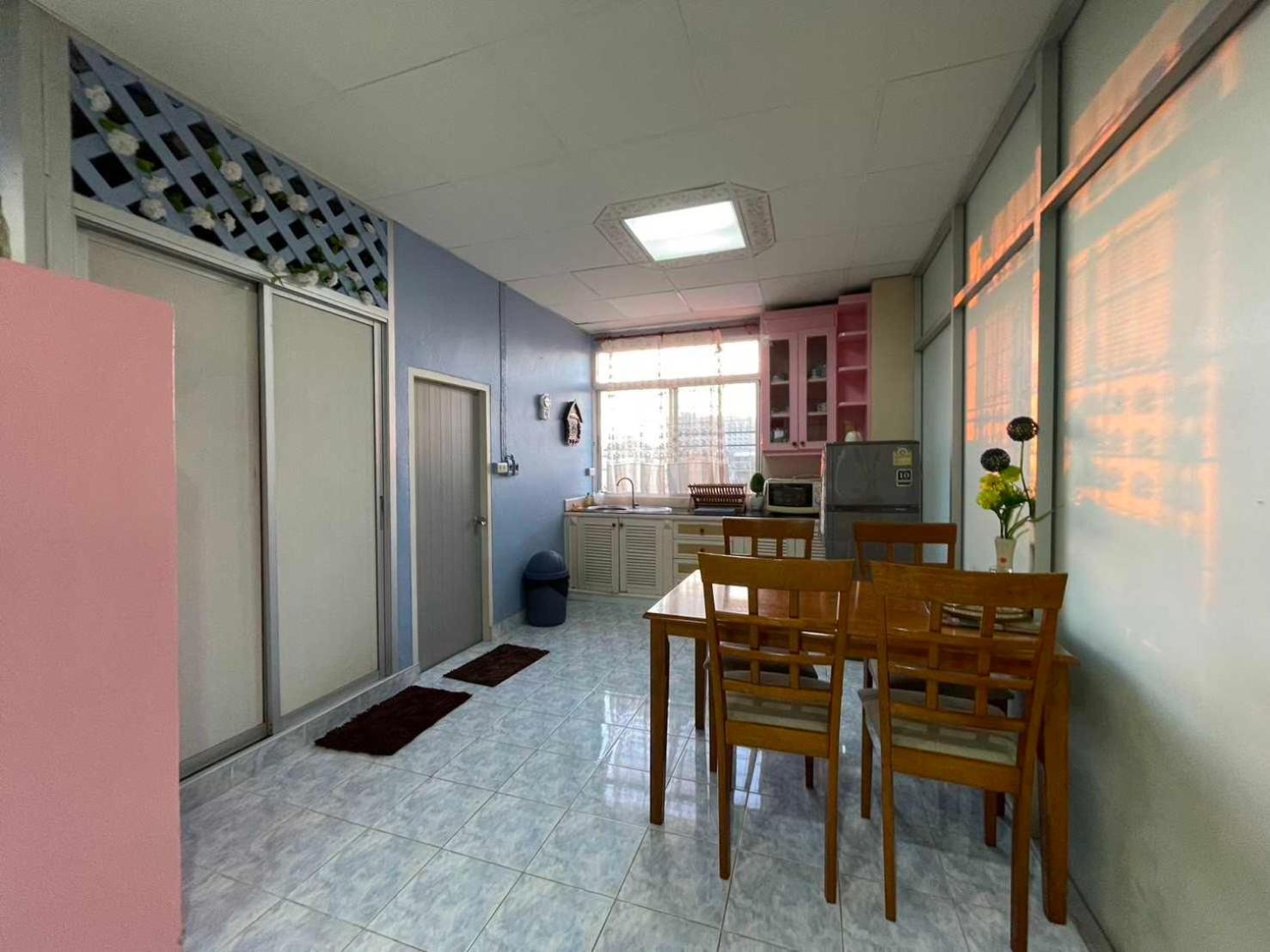 Oyo 75486 Anna Residence Jomtien Екстериор снимка