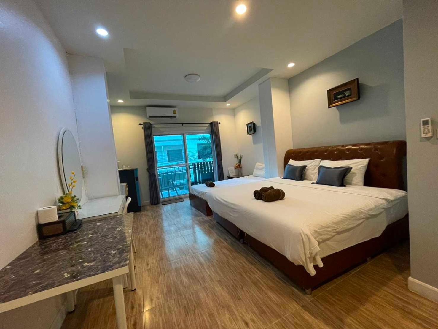 Oyo 75486 Anna Residence Jomtien Екстериор снимка