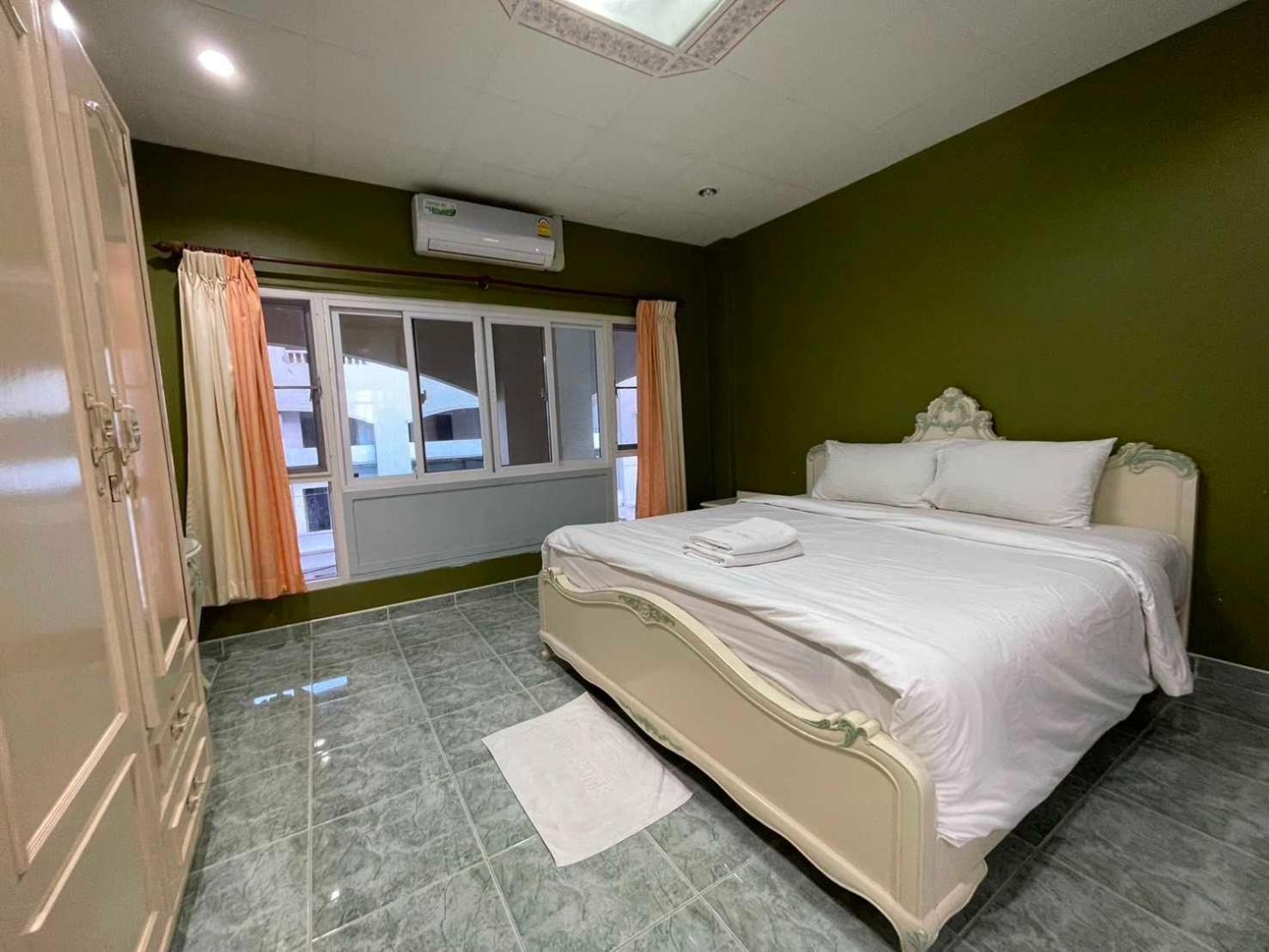 Oyo 75486 Anna Residence Jomtien Екстериор снимка