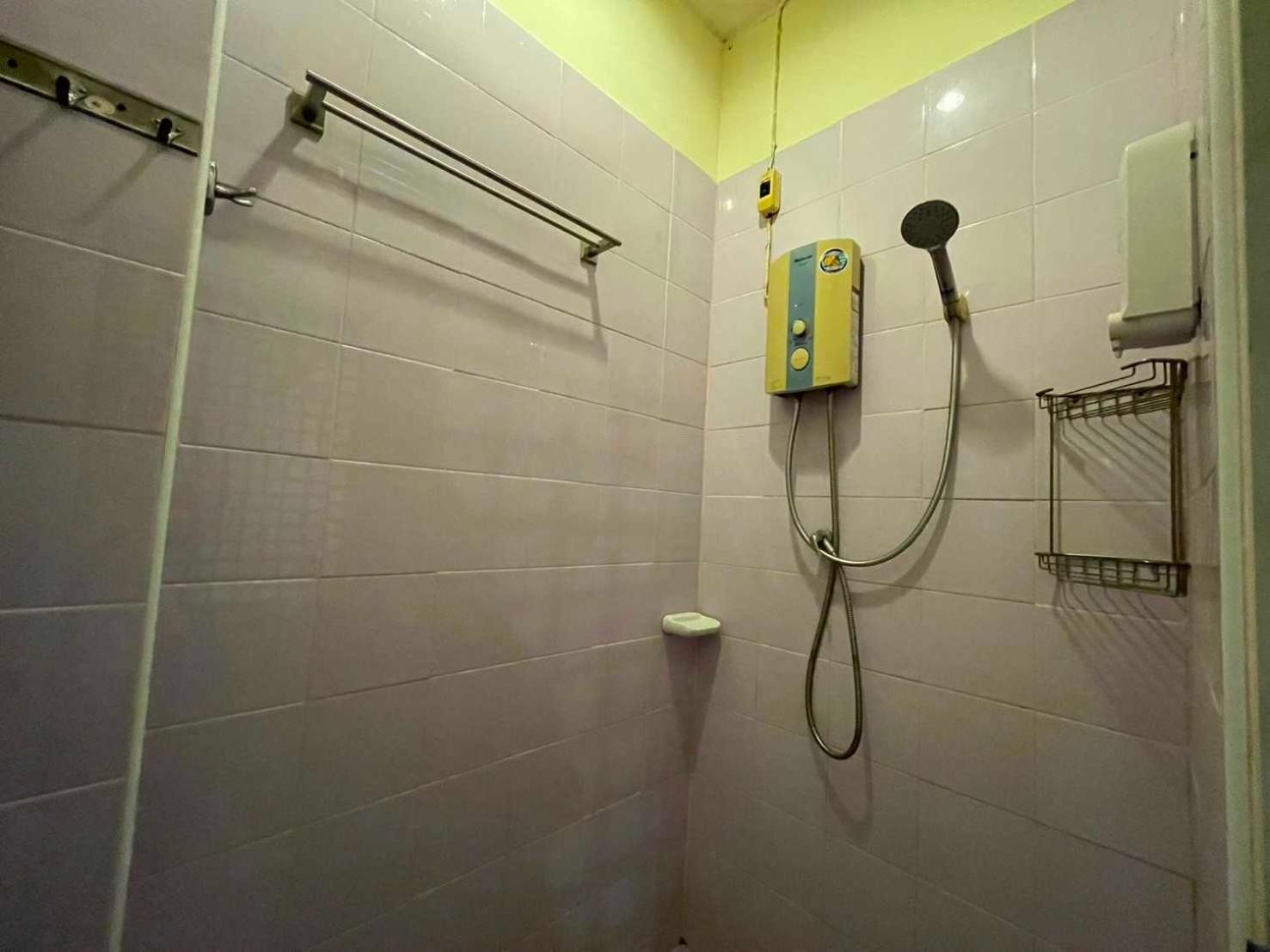 Oyo 75486 Anna Residence Jomtien Екстериор снимка