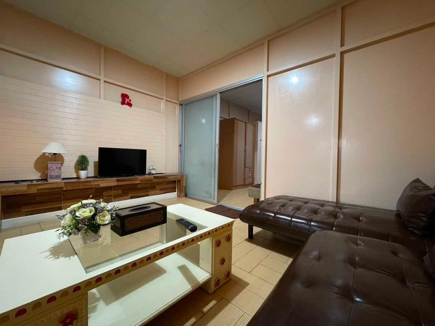 Oyo 75486 Anna Residence Jomtien Екстериор снимка