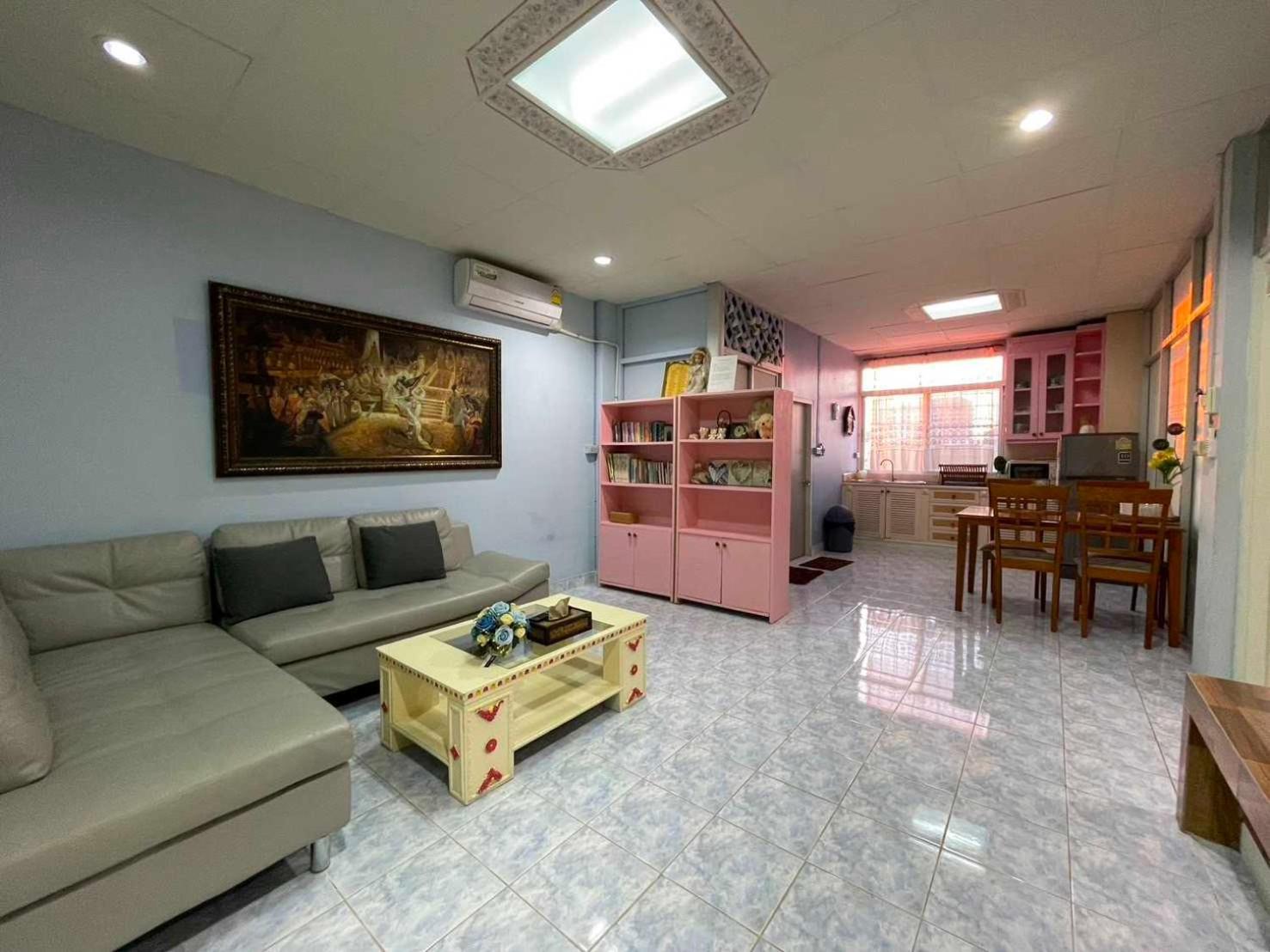 Oyo 75486 Anna Residence Jomtien Екстериор снимка