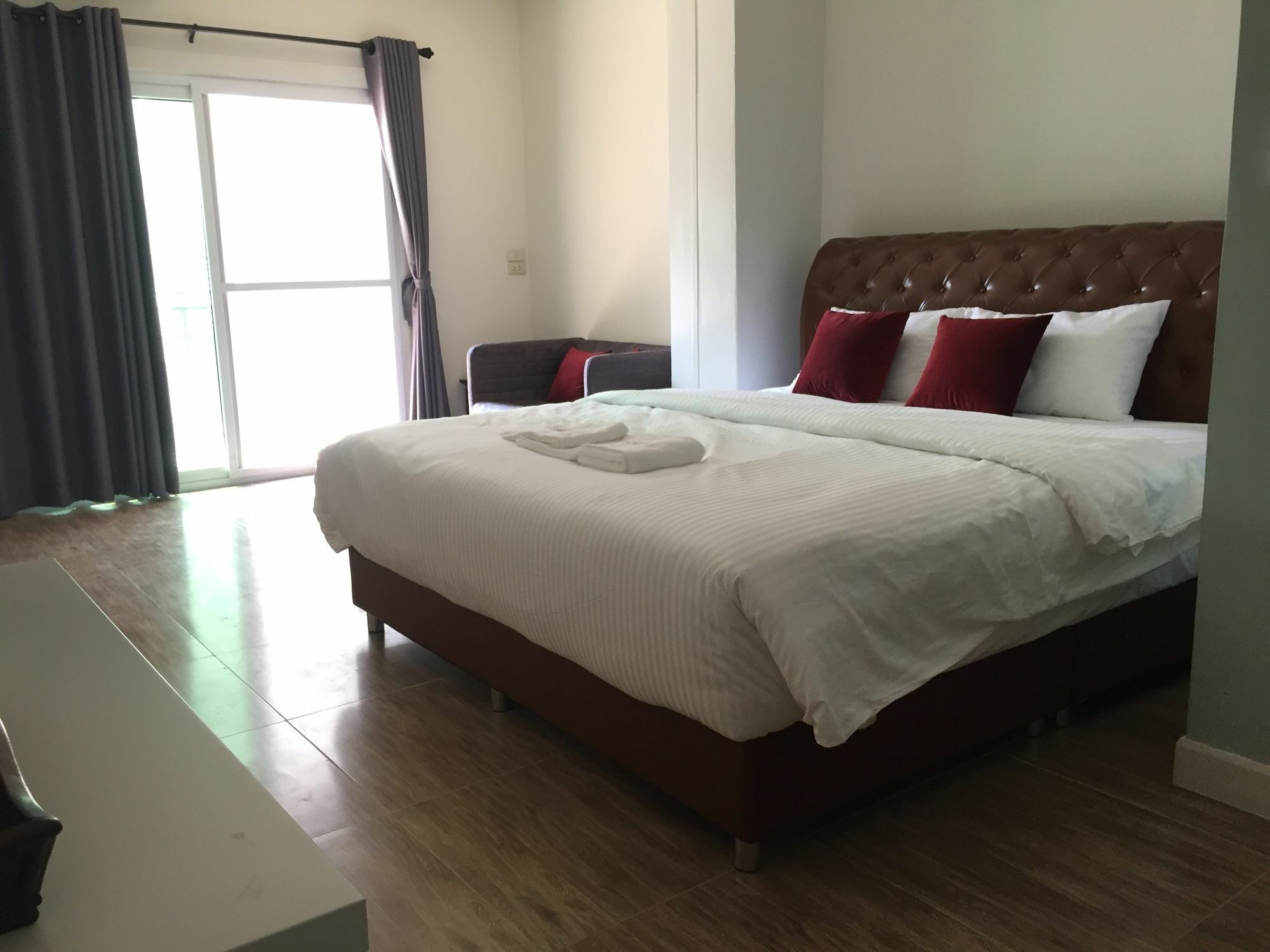 Oyo 75486 Anna Residence Jomtien Екстериор снимка